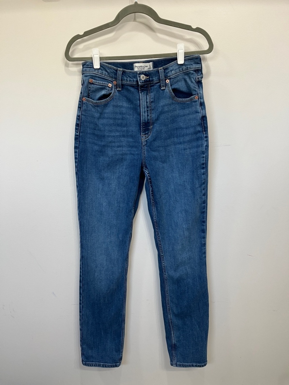 The Slim Straight Ultra High Rise size 6R